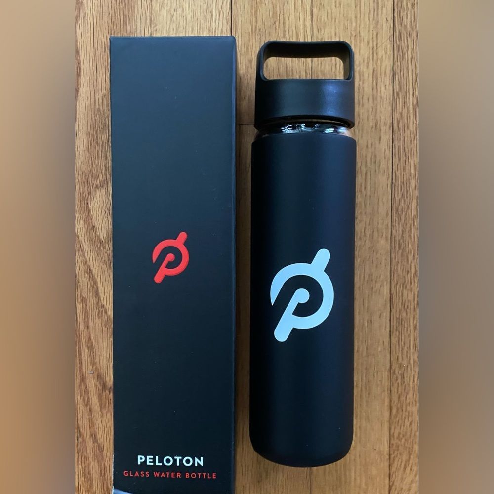 PELOTON Glass Water Bottle w/ Silicone Non-Slip Grip Black 16 oz Workout NIB